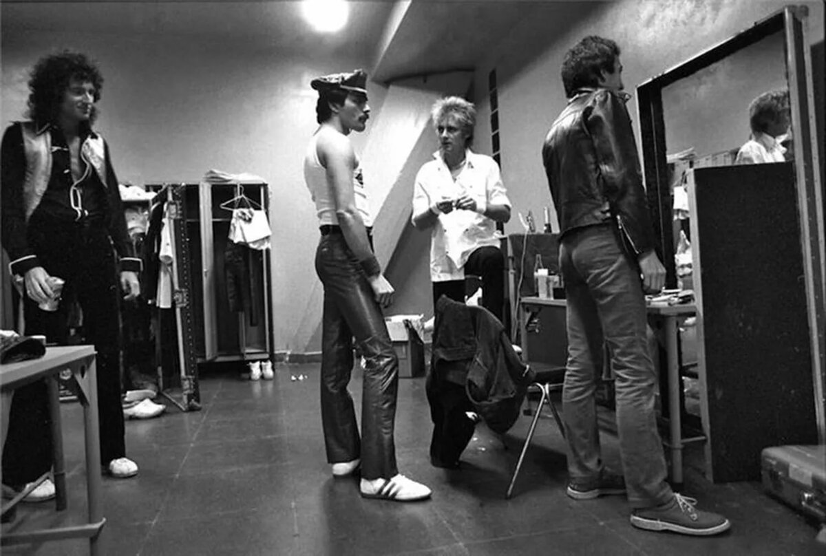 Queen: бэкстейдж на Morumbi Stadium, Сан-Паулу, Бразилия, 20-21 марта 1981 года (photo © Neil Preston)