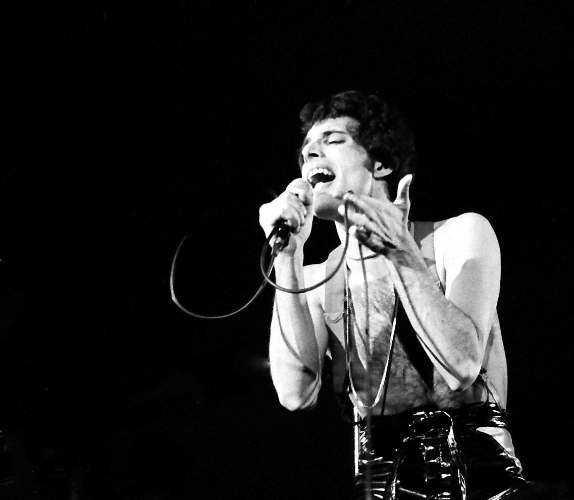 Freddie Mercury at the Maple Leaf Gardens, Toronto, 3 december 1978 (photo: Paul Ruta)